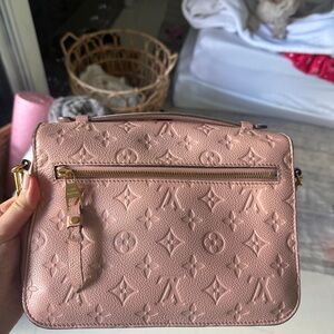 Louis Vuitton Metis - pink